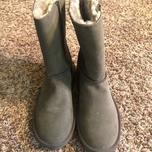 American Eagle boots